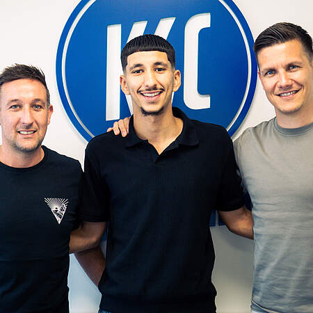 Pascal Huber, Houssam Arbai und Thomas Konrad nach der Unterschrift