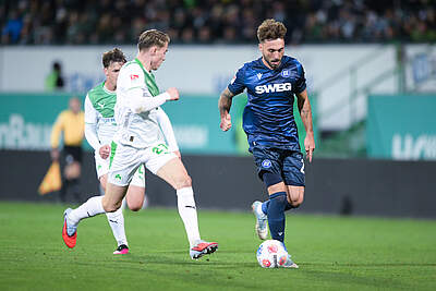 Fabian Schleusener im Dribbling