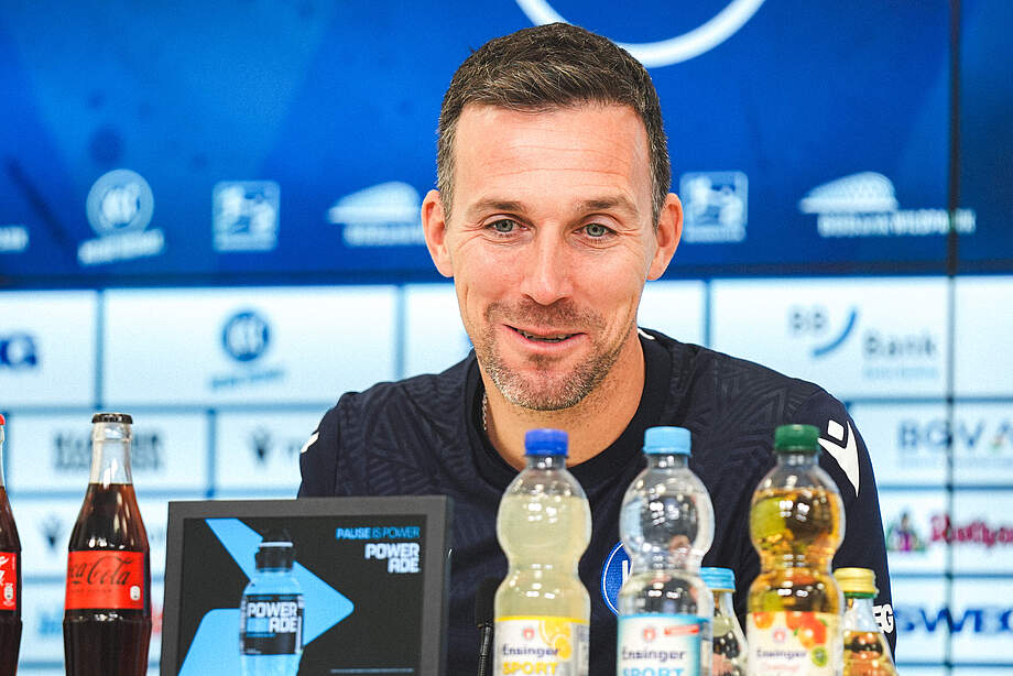 Eichner bei der Pressekonferenz