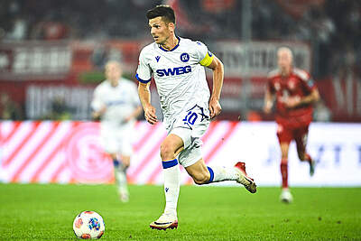 Marvin Wanitzek am Ball. 