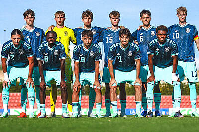 Mannschaftsfoto U20 DFB gegen England