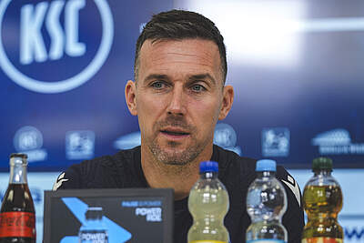 Eichner bei der Pressekonferenz