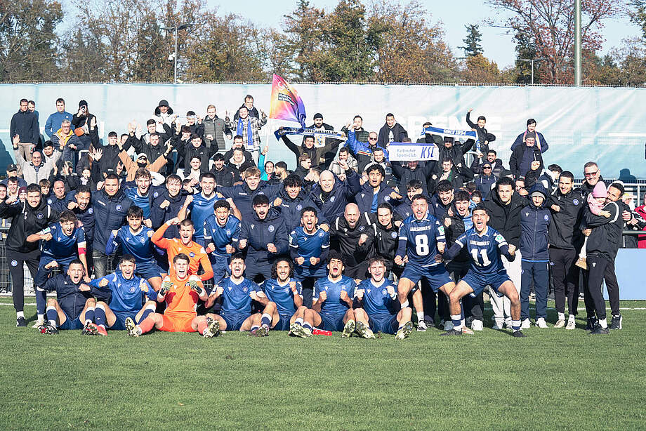 U19 bejubelt den Einzug ins Halbfinale nach dem Heimsieg gegen 1. FC Union Berlin