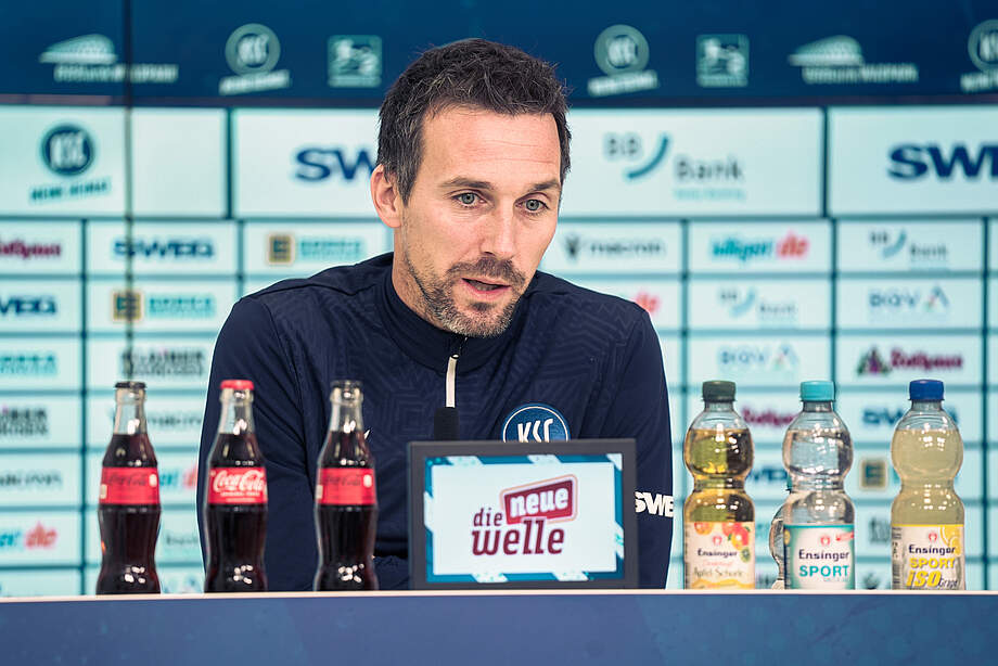 Eichner bei der Pressekonferenz