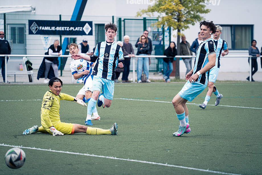 Fredi Recktenwald markiert das 0:2 (35.)