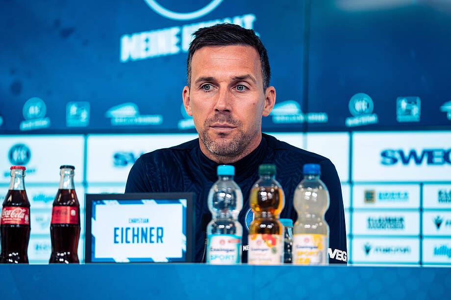 Eichner bei der Pressekonferenz