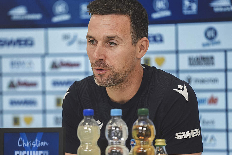 Eichner bei der Pressekonferenz