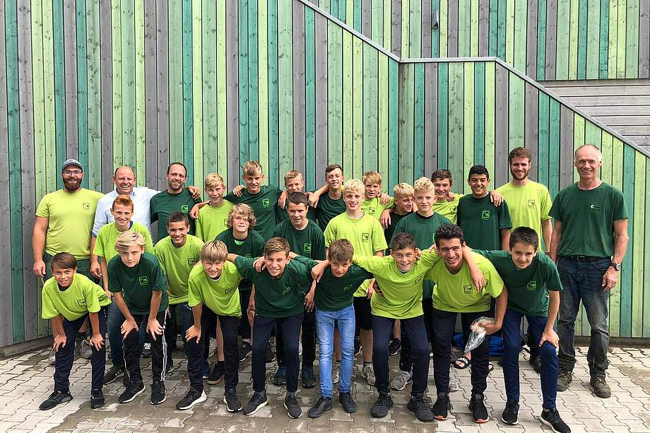 U14 Zu Gast Bei Erhardt Garten Und Landschaftsbau Ksc Meine Heimat