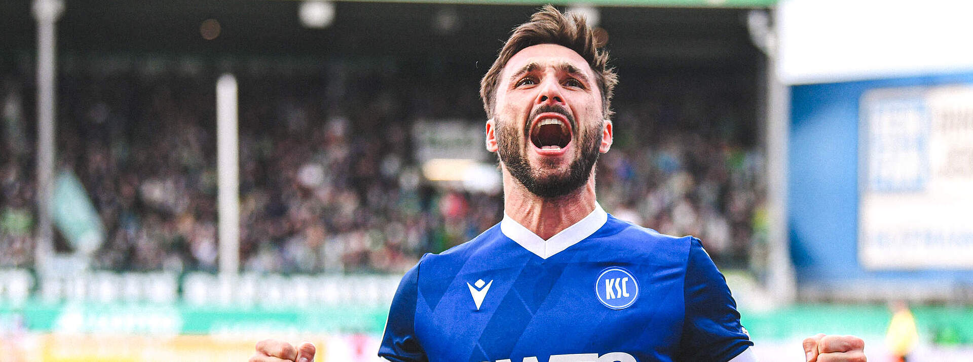 Fabian Schleusener beim jubeln.